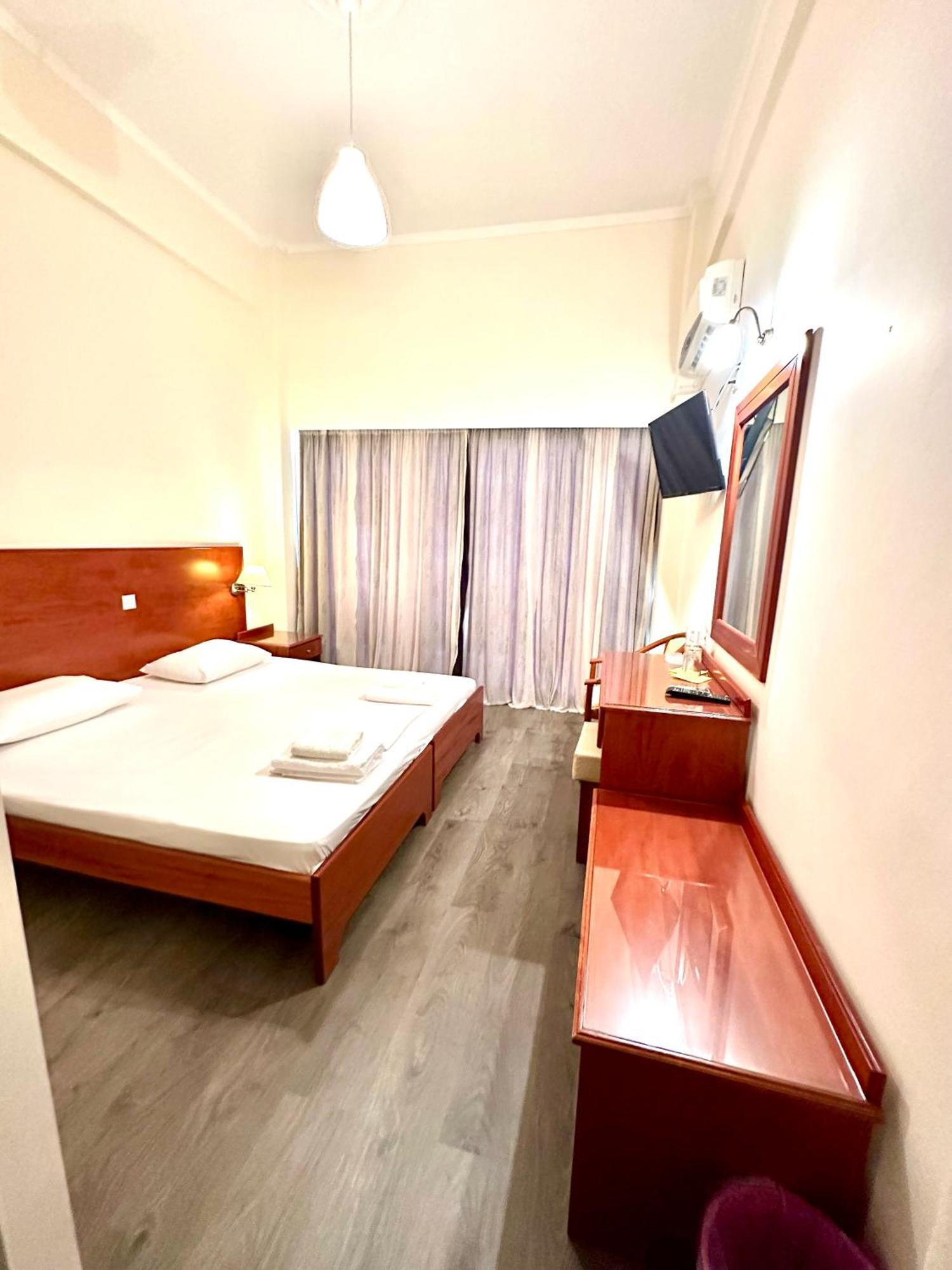 Hotel Akti Loutraki  Exterior photo