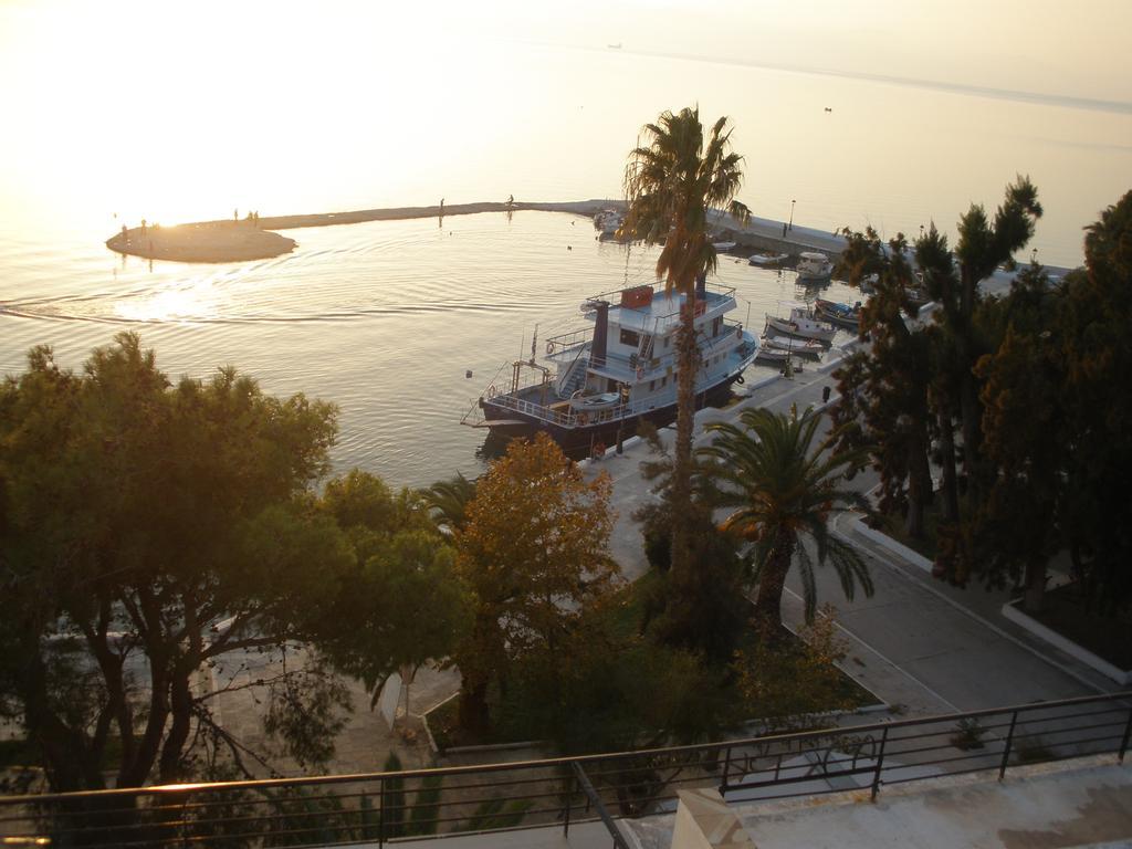 Hotel Akti Loutraki  Exterior photo
